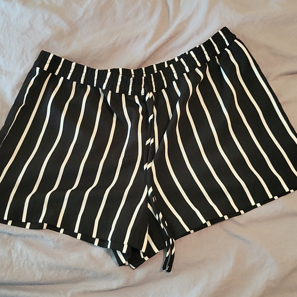 Forever 21 striped silky shorts. Size L